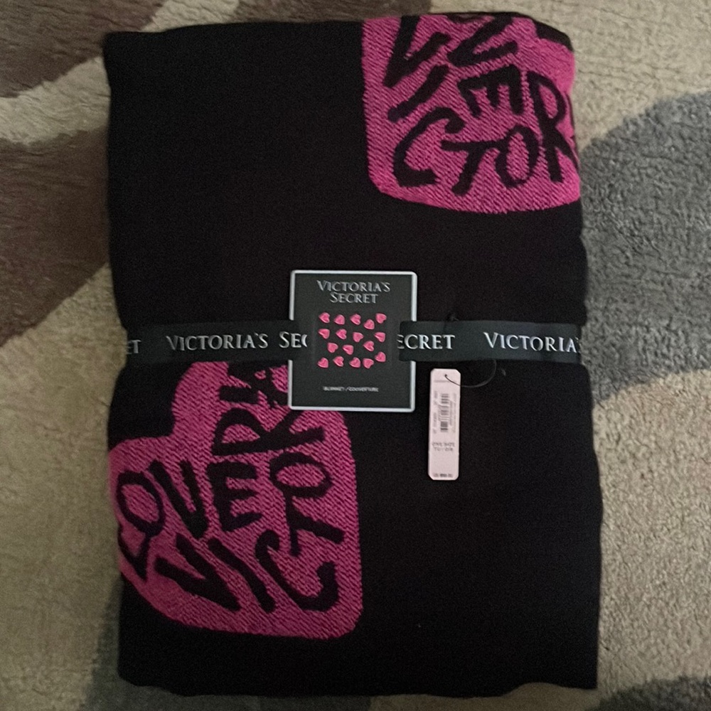 New with tags. VS blanket